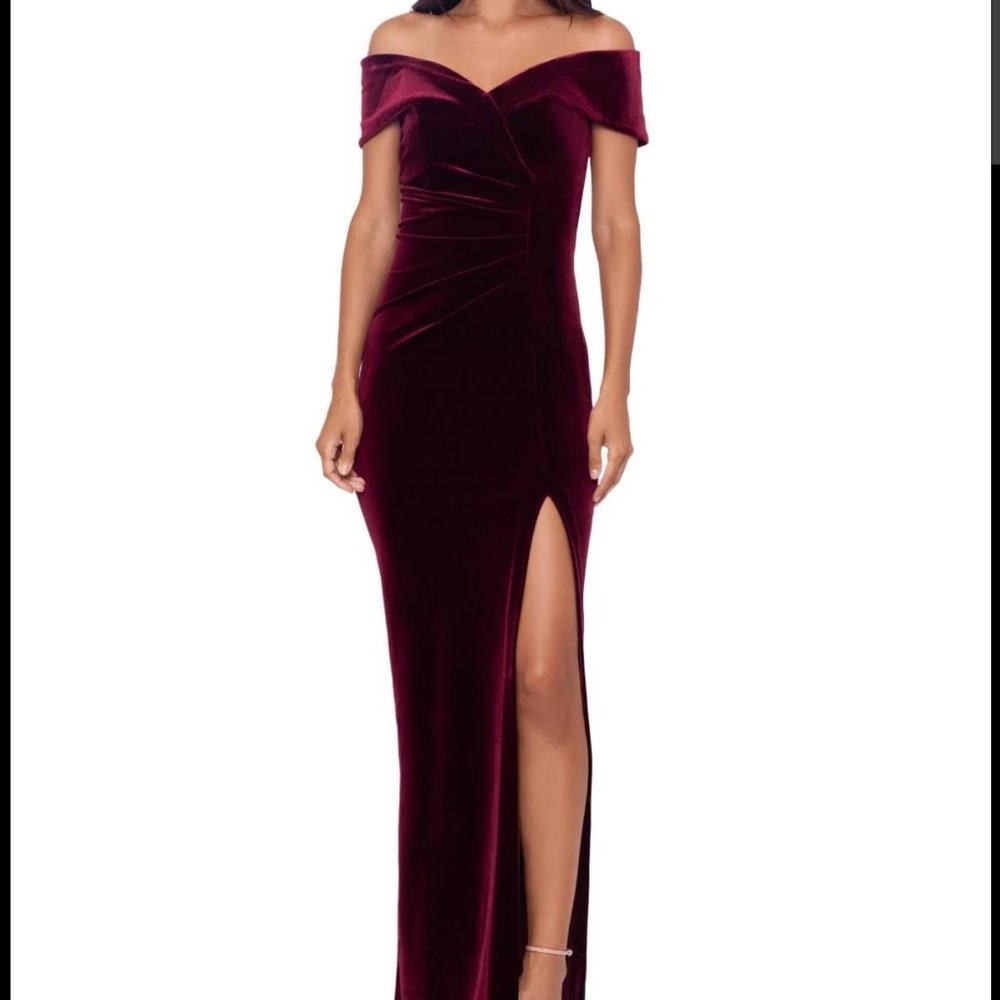 XSCAPE Women's Velvet Off-The-Shoulder Leg-Slit Gown